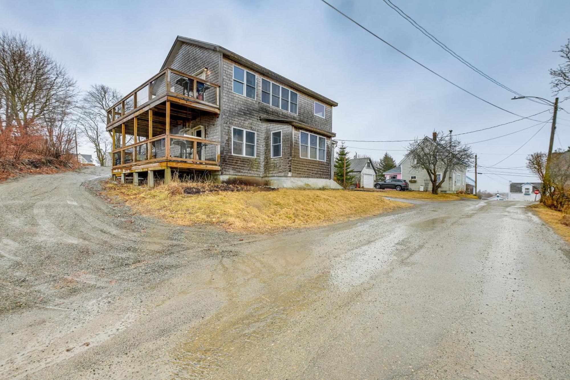 Cozy Maine Getaway Covered Deck, Walk To Beach! Appartement