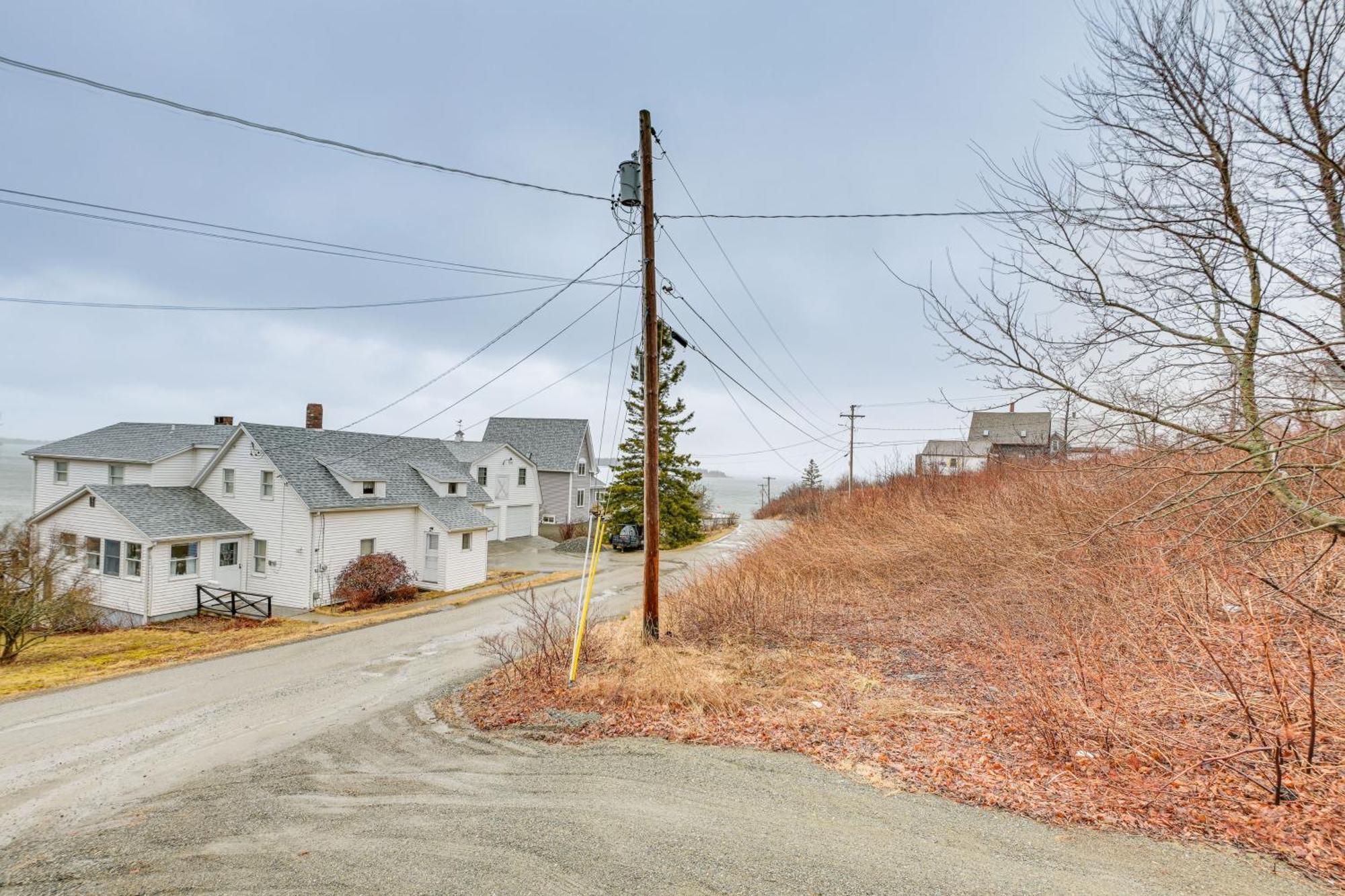 Cozy Maine Getaway Covered Deck, Walk To Beach! * Lubec